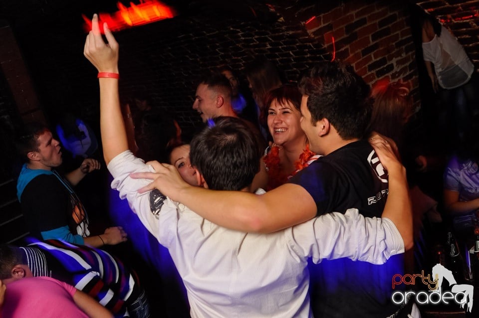 Red Bull Party în Club Escape,