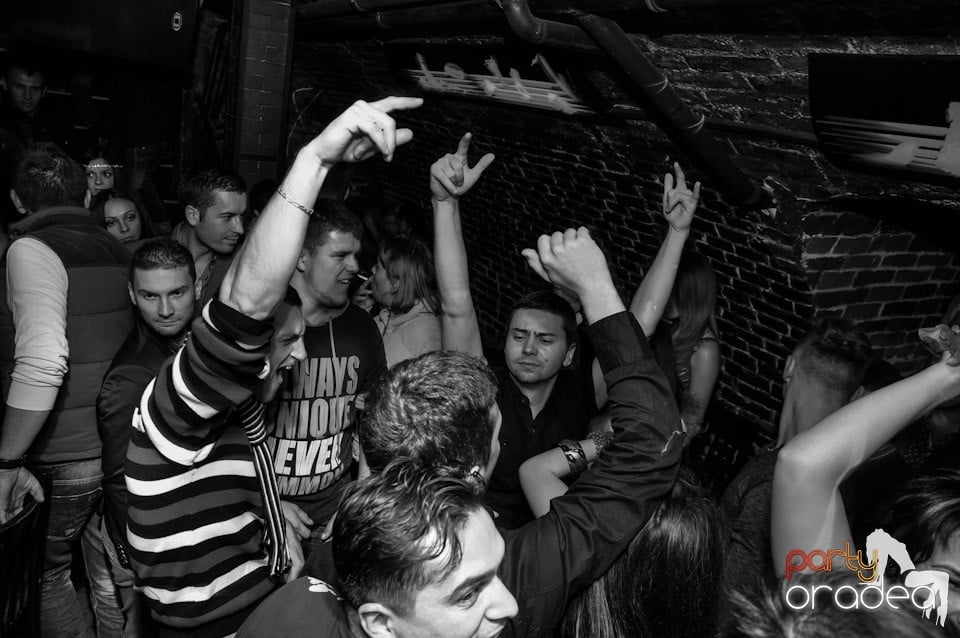 Red Bull Party în Club Escape,