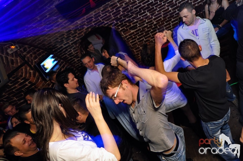 Red Bull Party în Club Escape,