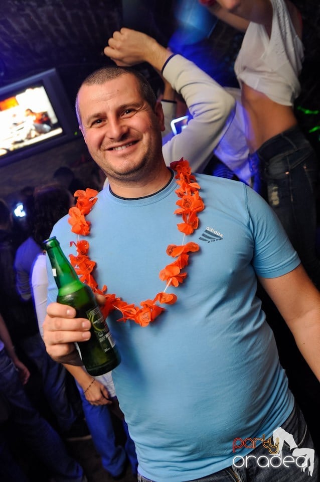Red Bull Party în Club Escape,