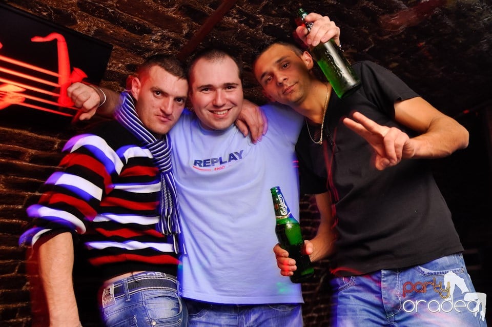 Red Bull Party în Club Escape,