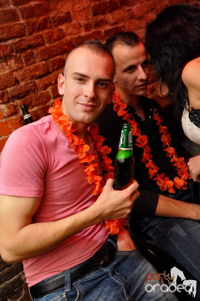 Red Bull Party în Club Escape,