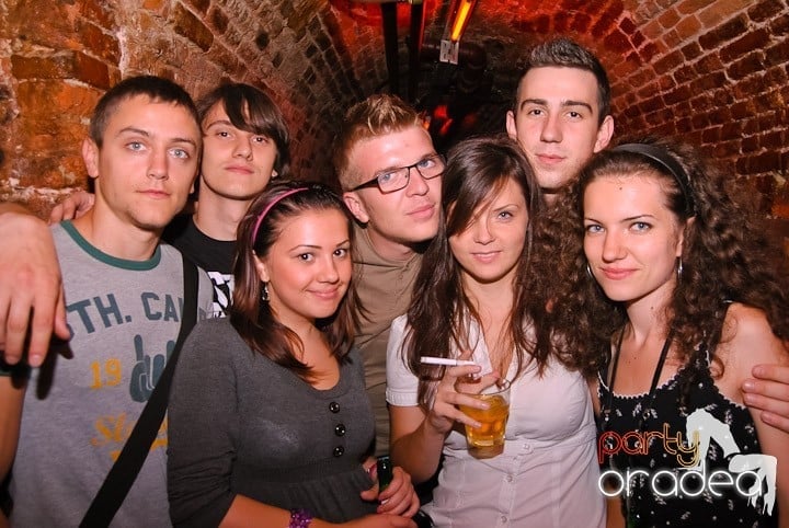 Respiră distracţia în Club Escape, 