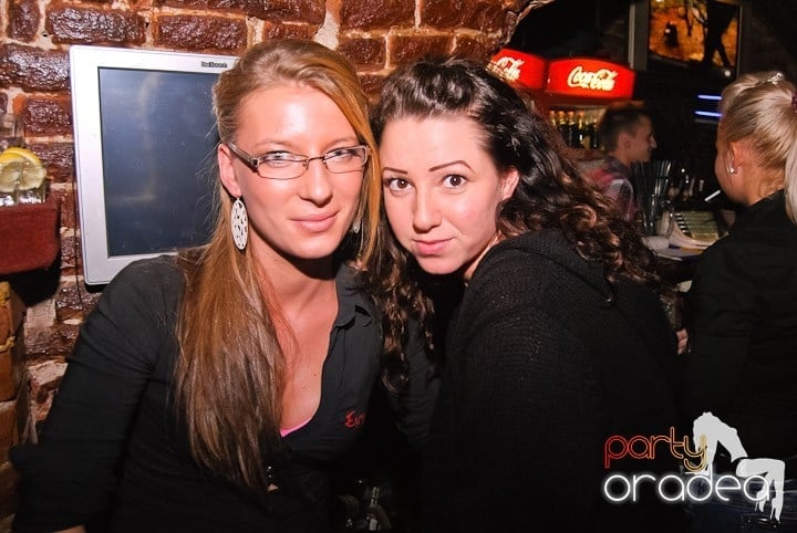Respiră distracţia în Club Escape,