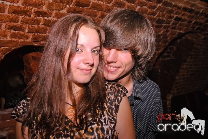 Respiră distracţia în Club Escape, 