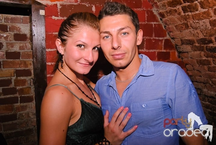 Respiră distracţia în Club Escape, 