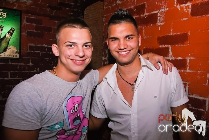 Respiră distracţia în Club Escape, 