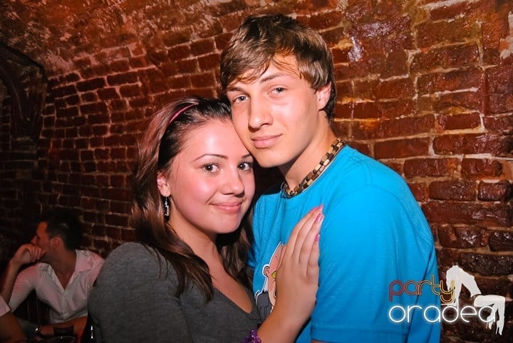 Respiră distracţia în Club Escape, 