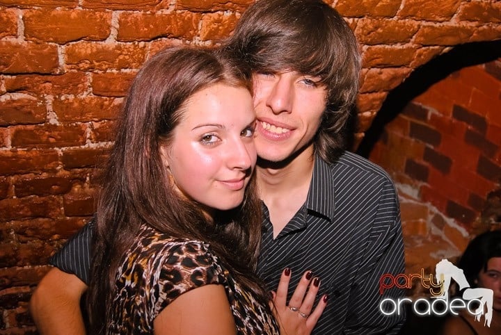 Respiră distracţia în Club Escape, 