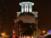 Retragerea cu torţe a cadrelor militare