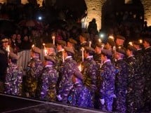 Retragerea cu torţe a cadrelor militare