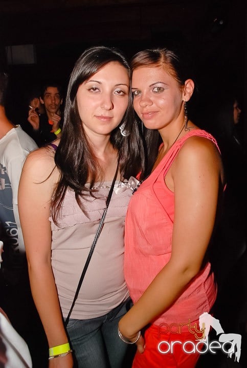 Retro & Classic House Party,