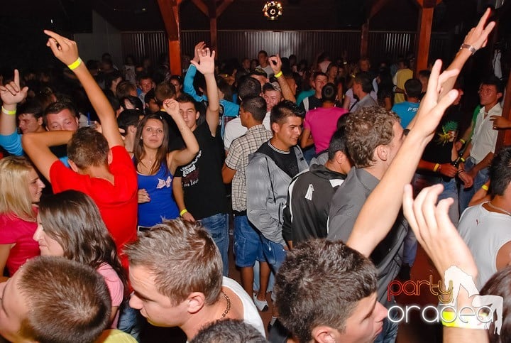 Retro & Classic House Party,