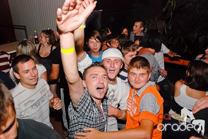 Retro & Classic House Party,