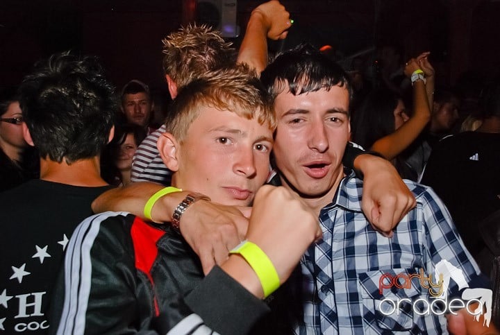 Retro & Classic House Party,