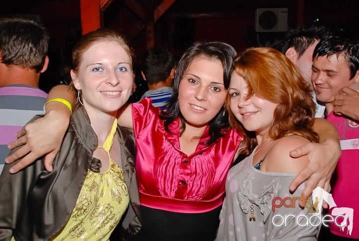 Retro & Classic House Party,