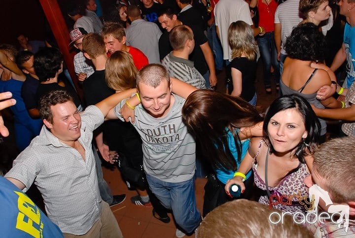 Retro & Classic House Party,