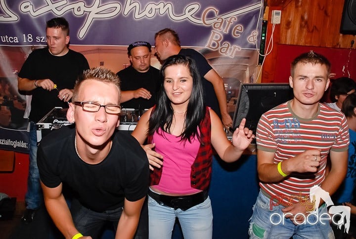 Retro & Classic House Party,