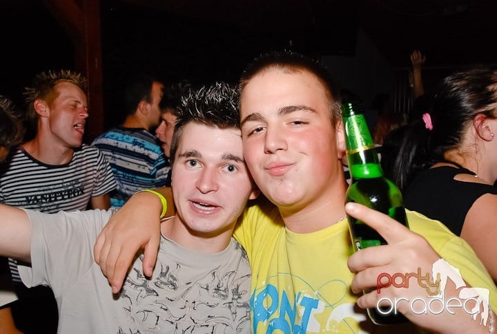 Retro & Classic House Party,