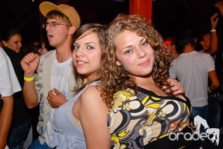 Retro & Classic House Party,