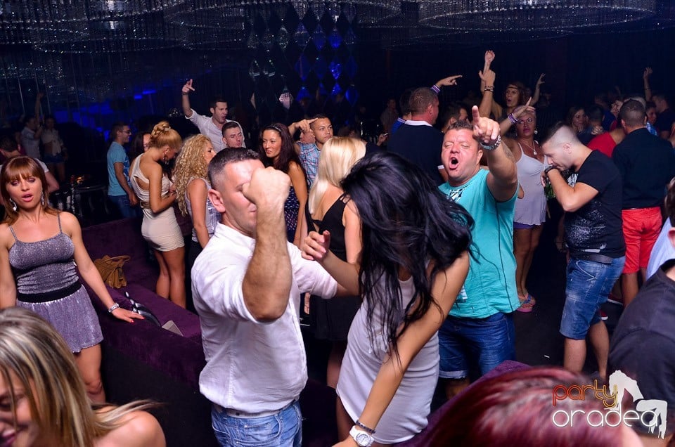 Retro Night Fever în Club The One,