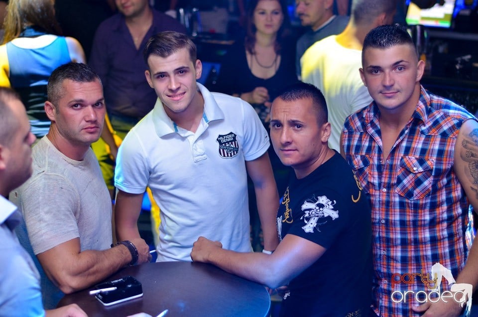 Retro Night Fever în Club The One,
