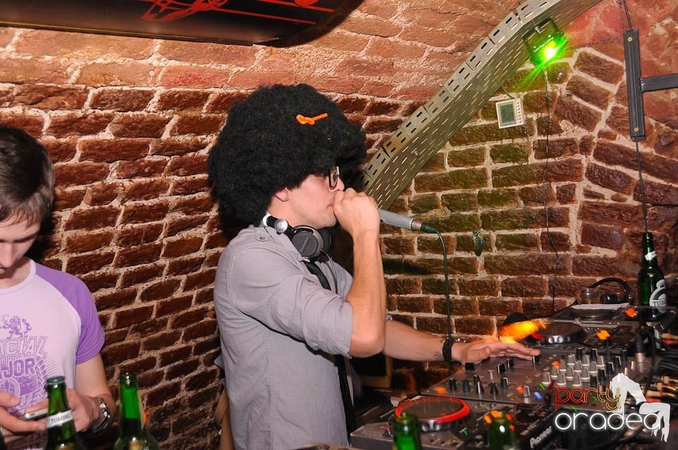 Retro Party în Club Escape, 