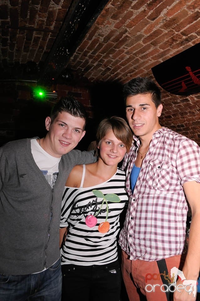 Retro Party în Club Escape, 