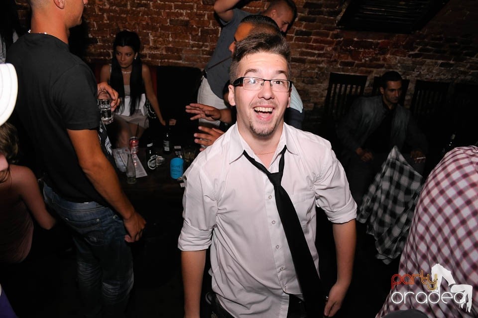 Retro Party în Club Escape, 