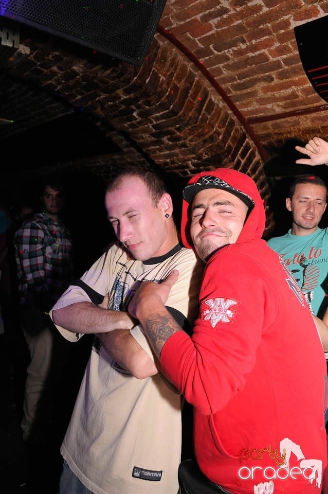 Retro Party în Club Escape, 