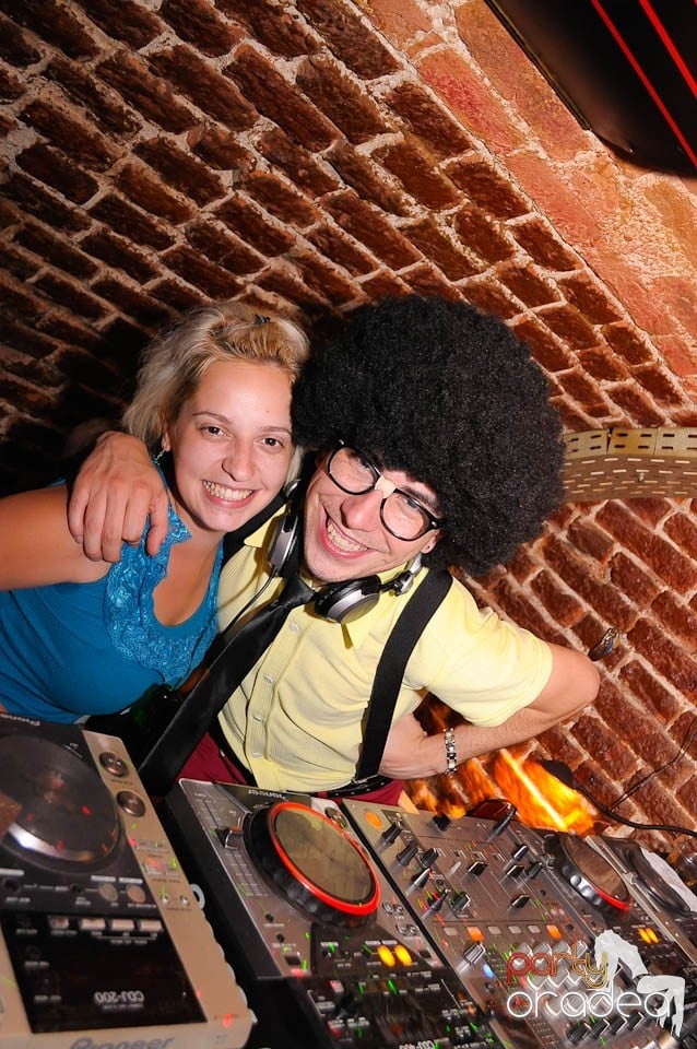 Retro Party în Club Escape, 