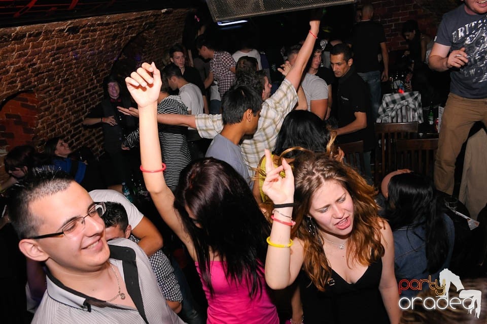 Retro Party în Club Escape, 