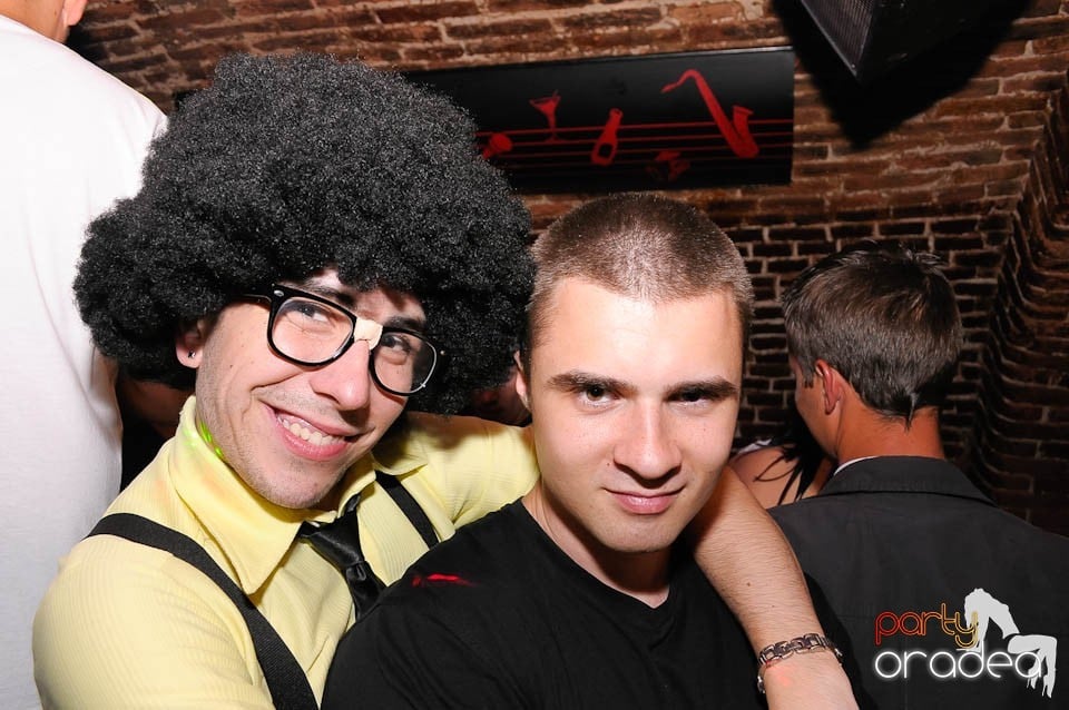 Retro Party în Club Escape, 