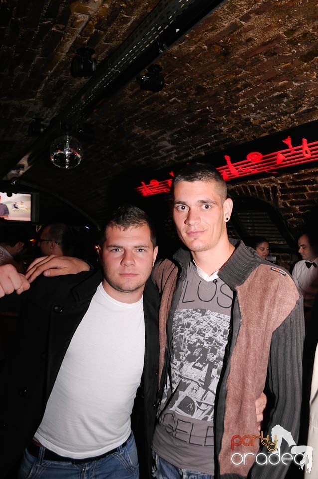 Retro Party în Club Escape, 