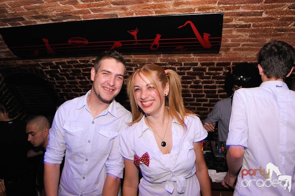 Retro Party în Club Escape, 