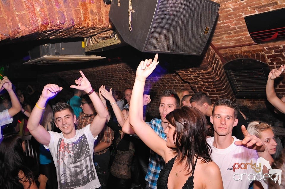 Retro Party în Club Escape, 