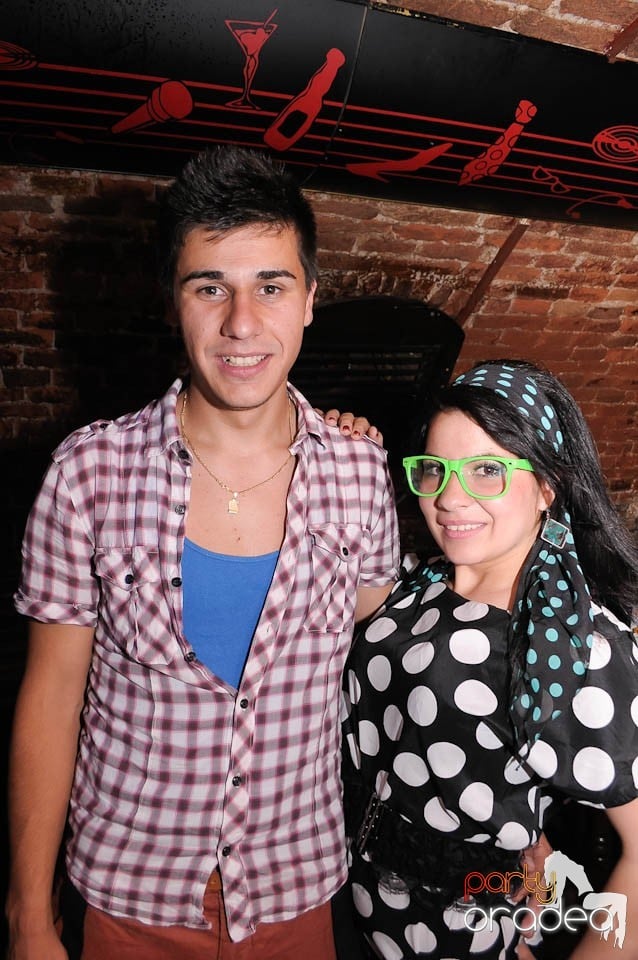 Retro Party în Club Escape, 