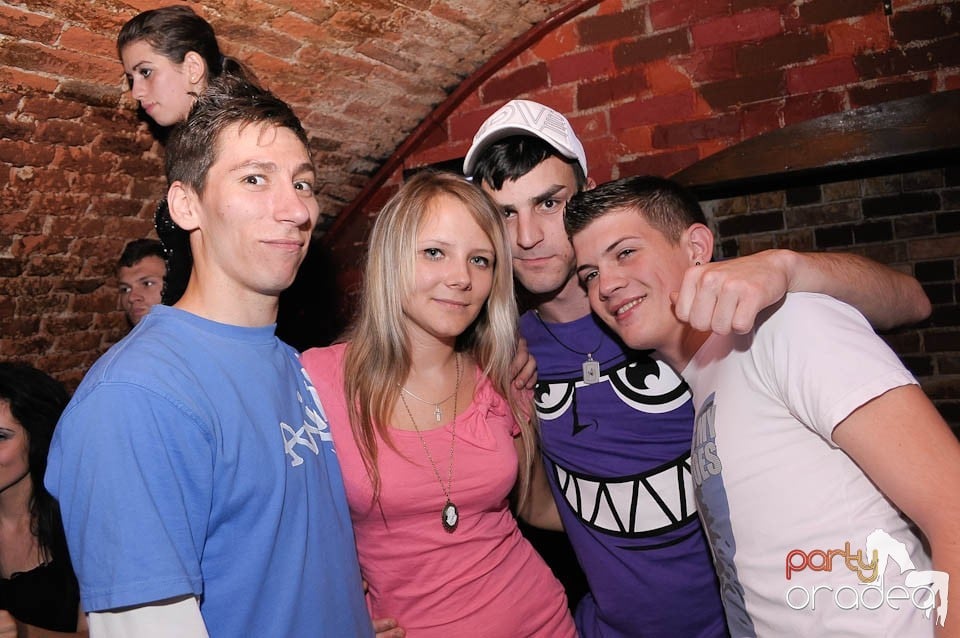 Retro Party în Club Escape, 