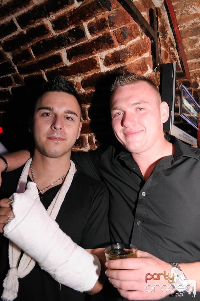 Retro Party în Club Escape, 