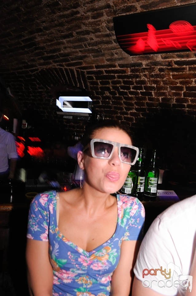 Retro Party în Club Escape, 