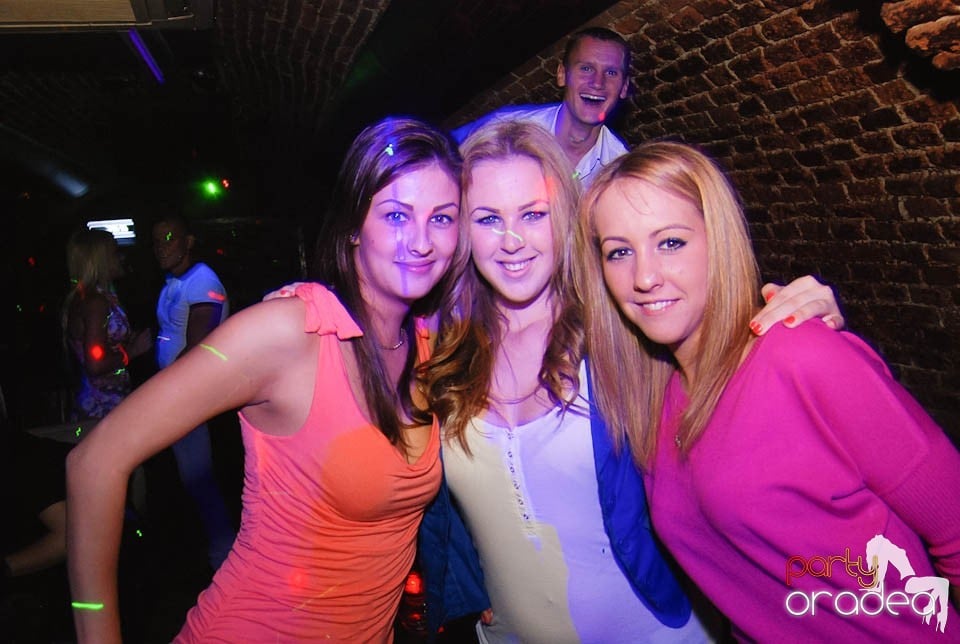 Retro Party în Club Escape, 