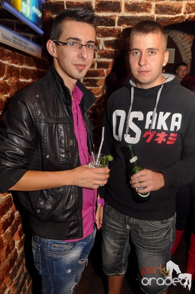 Retro Party în Club Escape, 