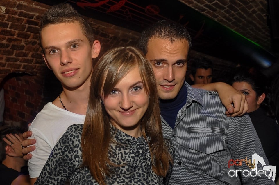 Retro Party în Club Escape, 