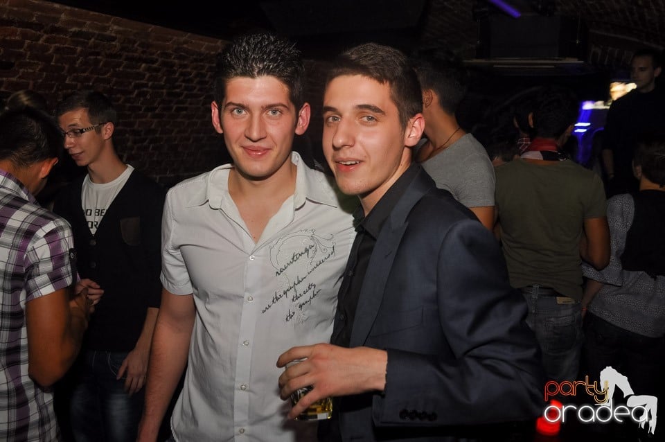 Retro Party în Club Escape, 