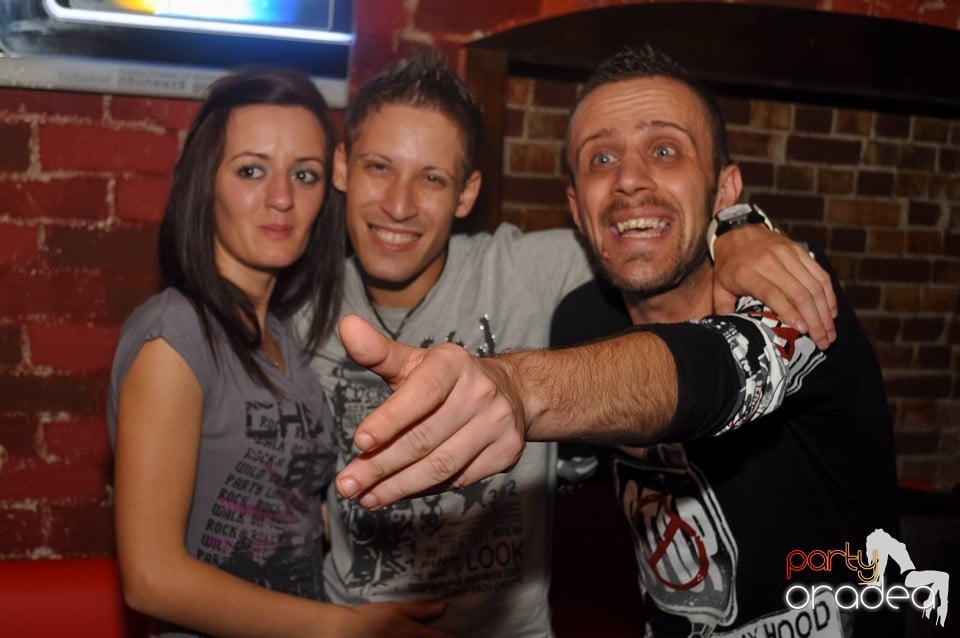 Retro Party în Club Escape, 