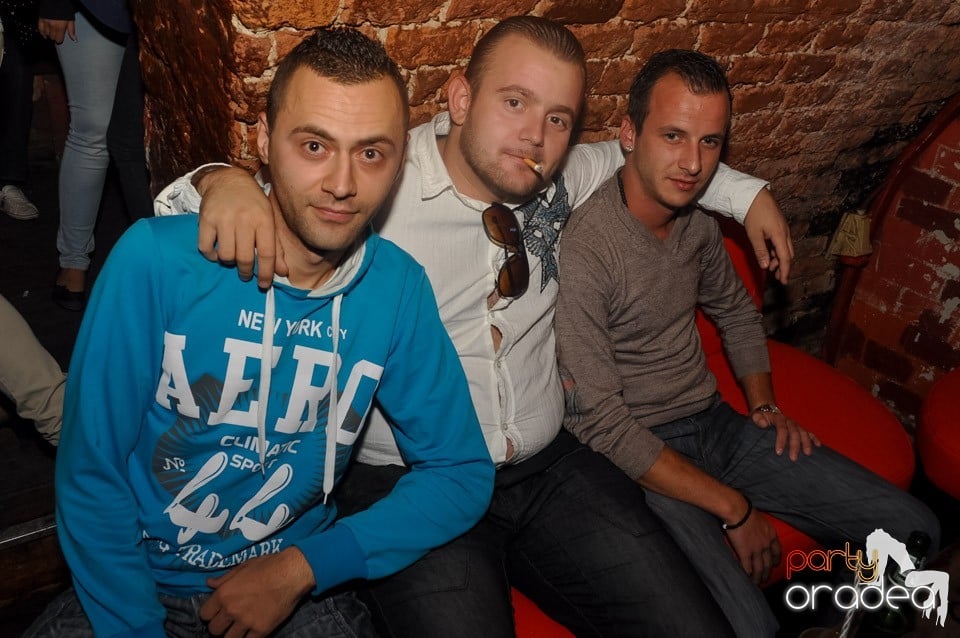 Retro Party în Club Escape, 