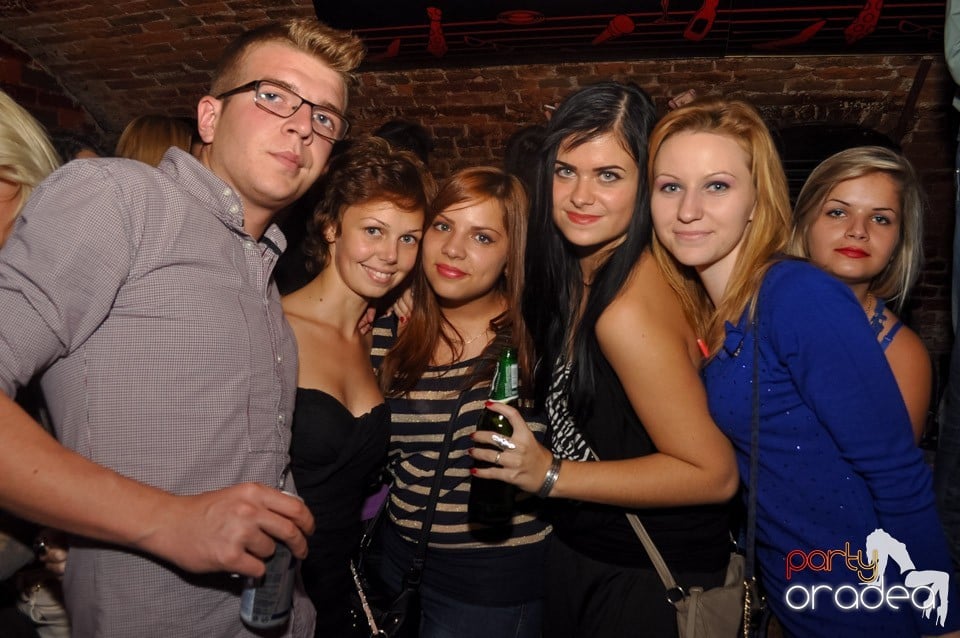 Retro Party în Club Escape, 