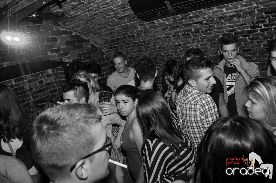 Retro Party în Club Escape, 