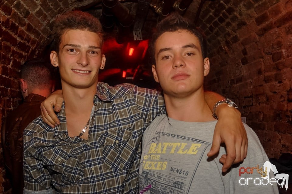 Retro Party în Club Escape, 