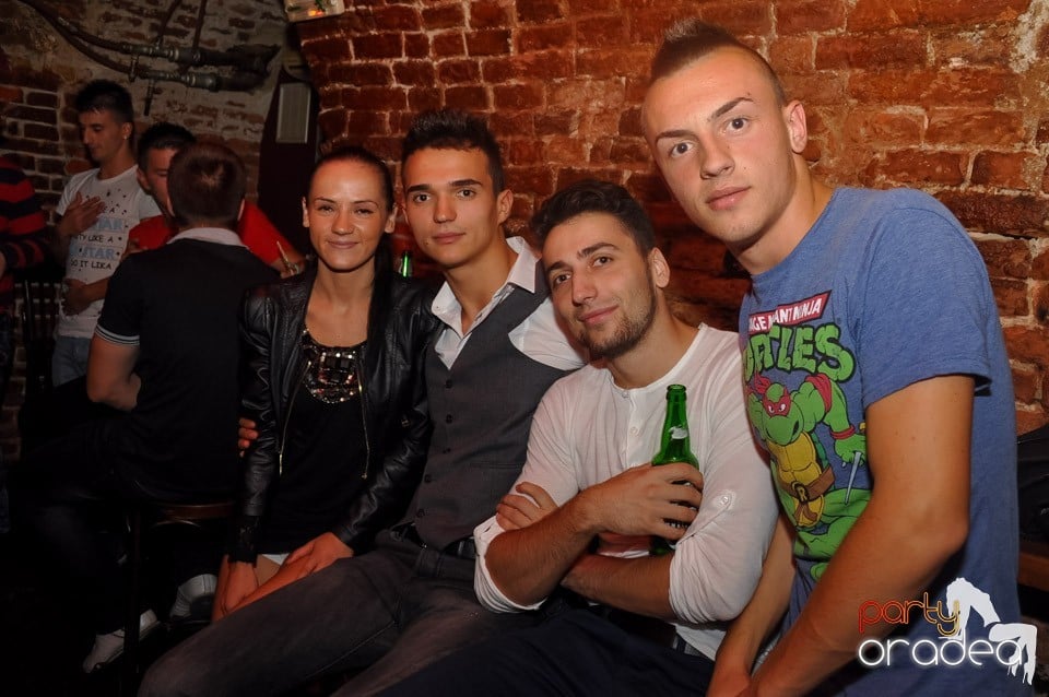 Retro Party în Club Escape, 